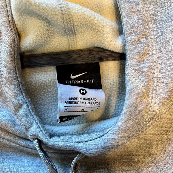 🏈 Packers Hoodie: Salute to Service Performance Pullover (Basicly Brand New) - Picture 3 of 7